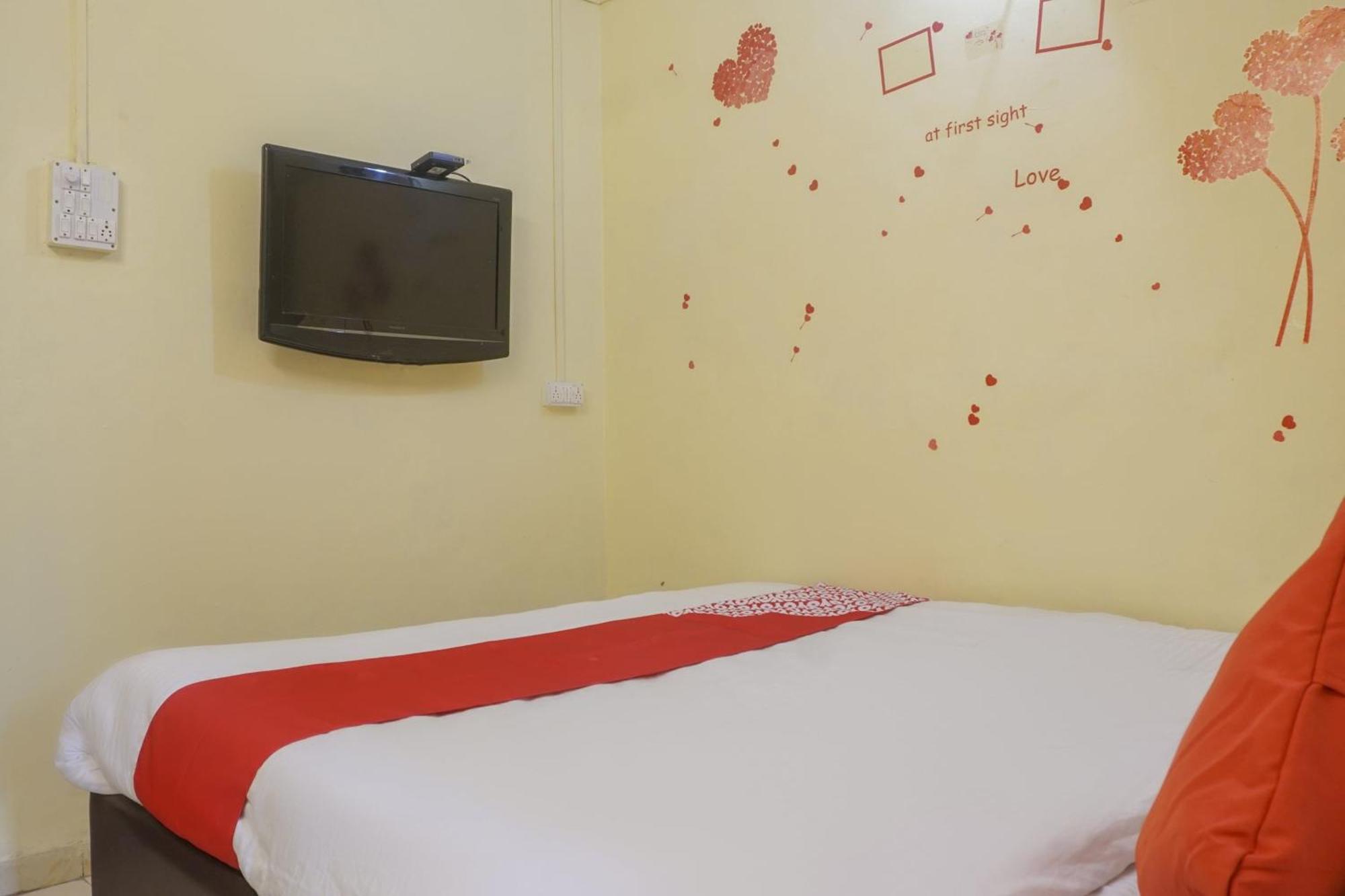 Hotel O R K Hotel Pimpri-Chinchwad Kültér fotó